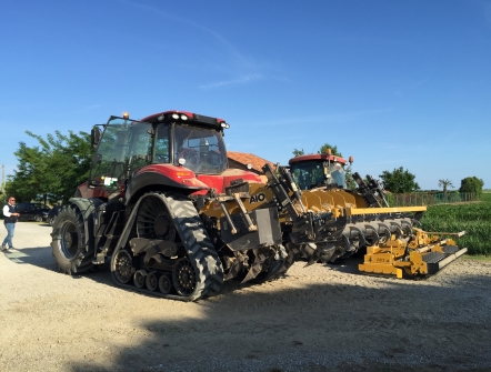 Case IH Magnum 310 cvx row track